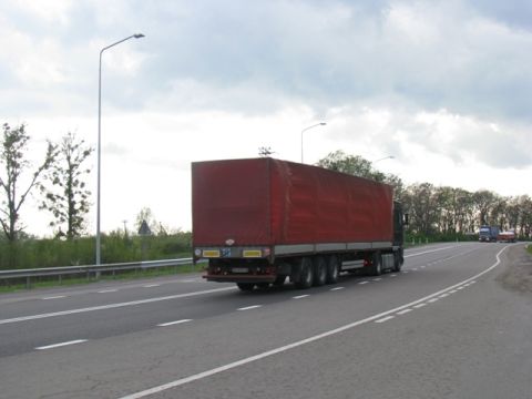 В Україні спростили перетин кордону для водіїв вантажівок