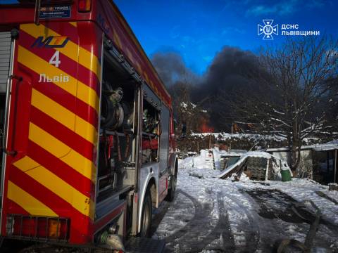 У Львові горіли склади на Персенківці 