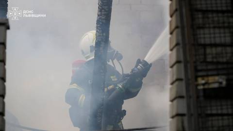 На Яворівщині чоловік з опіками потрапив до лікарні через пожежу в будинку