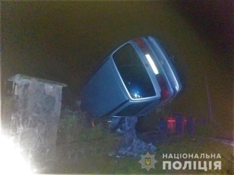 На Самбірщині загинув водій авто, яке перекинулося на огорожу кладовища