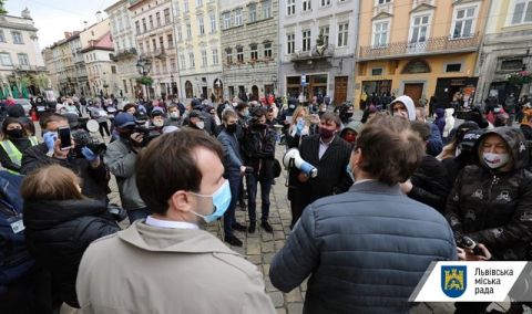 У Львові підприємці влаштували пікет під міськрадою