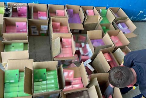 У мешканця Львівщини виявили контрабанду електронних сигарет на майже два мільйони гривень