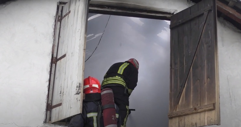 На Львівщині чоловік з опіками потрапив до лікарні через пожежу в гаражі