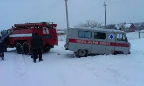 В Перемишлянському районі рятувальник врятував від смерті замерзлого чоловіка