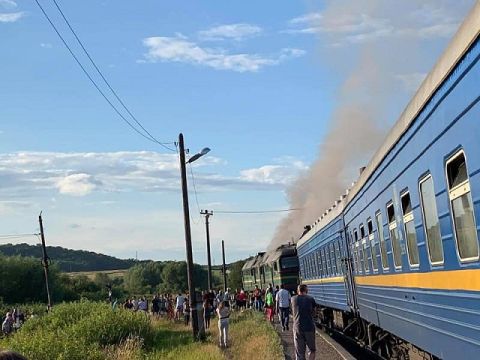 На Львівщині на ходу загорівся пасажирський поїзд Ворохта- Кременчук