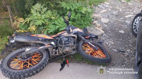 На Стрийщині у ДТП з Toyota постраждав підліток на мотоциклі