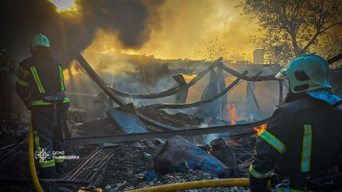 На Яворівщині вщент згоріли житловий будинок, господарська будівля та авто