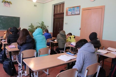 Львівські школи не планують переводити на дистанційне навчання через захворюваність