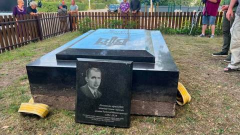 У музеї Євгена Коновальця встановлять надгробний пам’ятник з Роттердаму