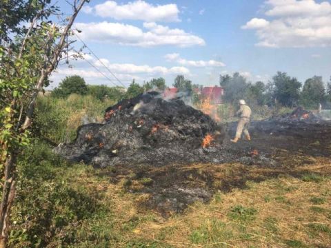 Рятувальники гасили пожежу на господарстві у Кам’янка-Бузькому районі