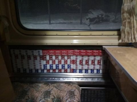 У поїзді Львів-Вроцлав намагались провезти майже 1500 пачок цигарок