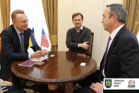 Садовий зустрівся з лобістом грального бізнесу із США