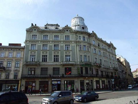 У Львові продали 58 приміщень комунальної власності
