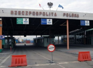 Все більше переселенців зі Сходу тікають до Польщі