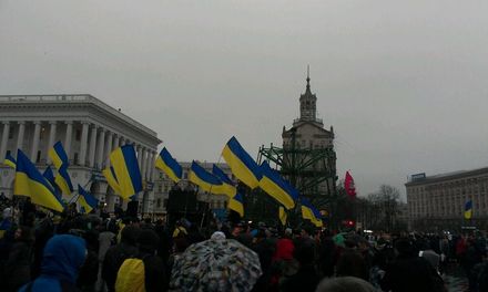 На Майдані Незалежності збільшується кількість мітингувальників