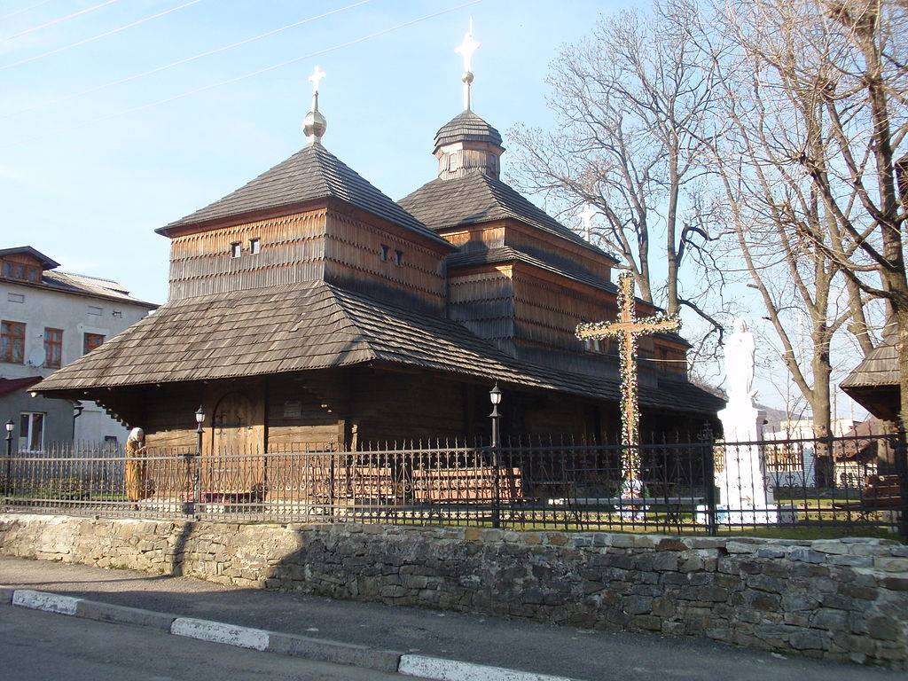 У Сколе зайнялася дерев'яна дзвіниця стародавньої церкви