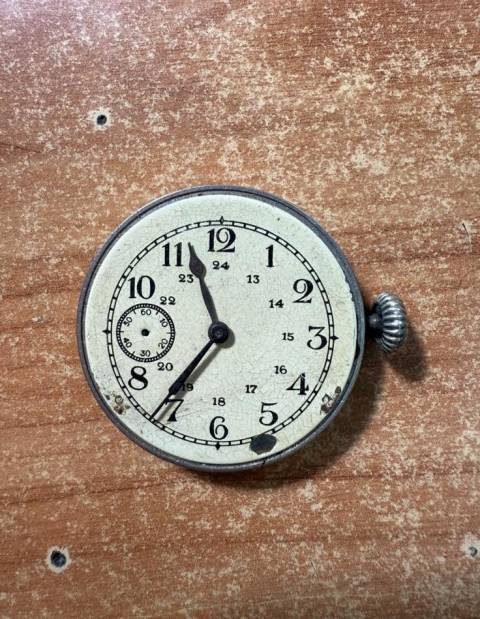 У Шегинях виявили старовинні ручку та кишеньковий годинник