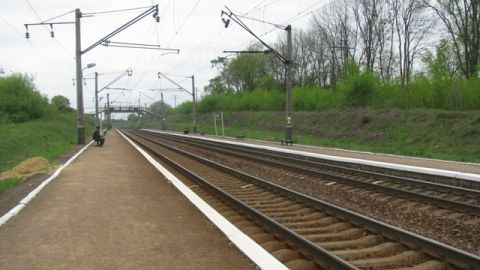 На Львівщині вантажний потяг збив чоловіка