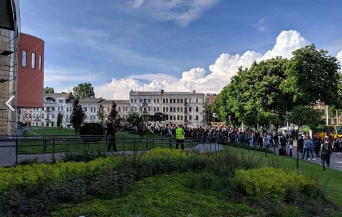 У Львові через замінування торгових центрів евакуювали більше 5 тисяч людей