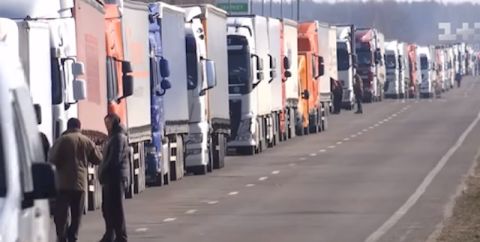 На кордоні з Польщею — черга на 170 вантажівок