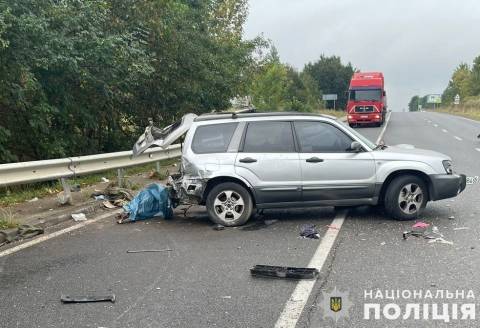 Поблизу Львова у ДТП загинув водій Subaru Forester