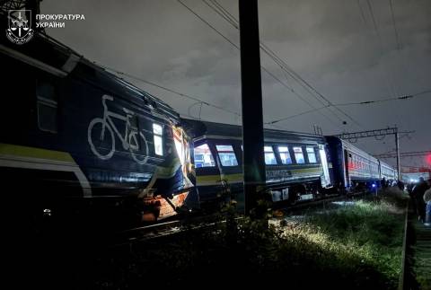 Зіткнення двох потягів у Львові: кількість травмованих зросла до восьми осіб