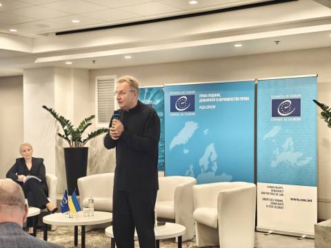 Мер Львова у жовтні заробив понад 100 тисяч гривень