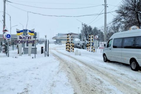 На кордоні з Польщею – черги з 95 авто