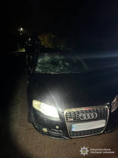 На Львівщині п'яний водій Audi A4 збив людину на пішохідному переході
