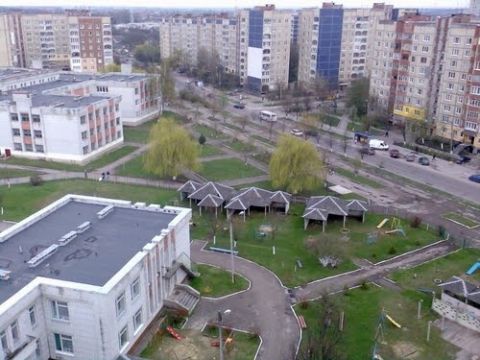 Львів’янка покінчила життя самогубством, вистрибнувши з будинку