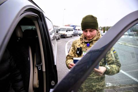 За добу з України виїхали майже 40 тисяч людей