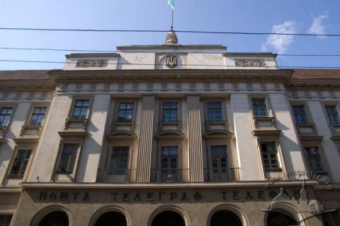 Депутати підтримали ініціативу прийняти колишню будівлю головної пошти у комунальну власність Львова