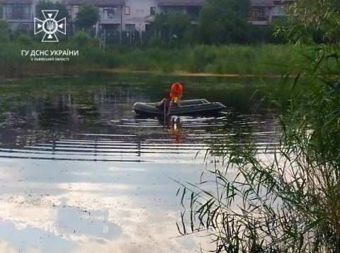 У Львові в озері втопилася людина