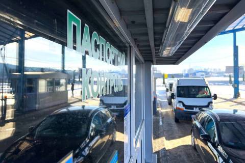 На кордоні з Польщею – черги з 70 авто