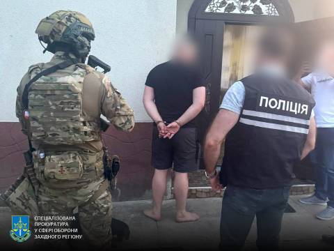 Мешканця Дрогобиччини викрили на хабарі у понад 20 тисяч доларів від ухилянтів