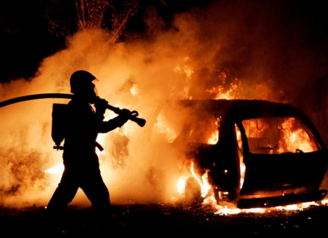 Цими вихідними у Львові згоріли дві автівки