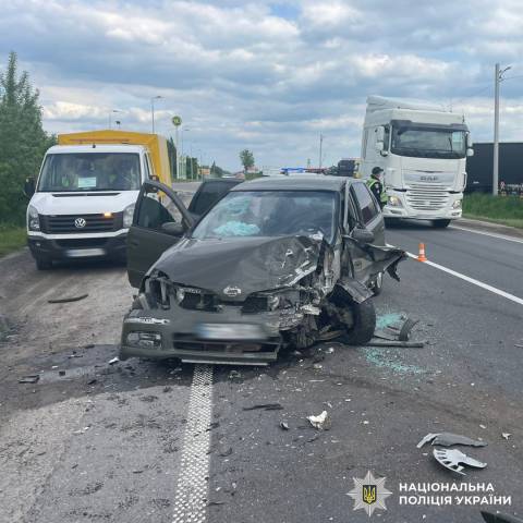 На трасі Рава-Руська – Львів – Тернопіль у ДТП постраждав водій Citroen