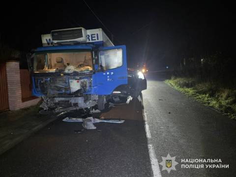 На Львівщині у ДТП з вантажівкою загинув водій легковика