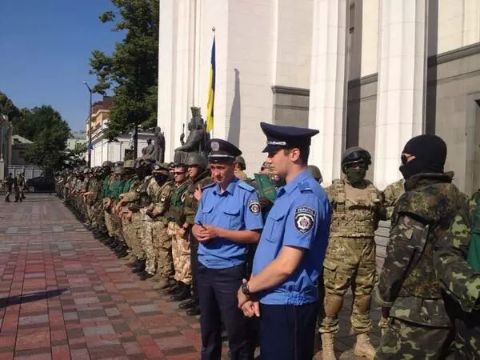 Верховна Рада оточена спецпризначенцями через загрозу теракту