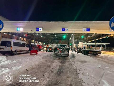 На кордоні з Польщею – черги з 115 авто та 36 автобусів