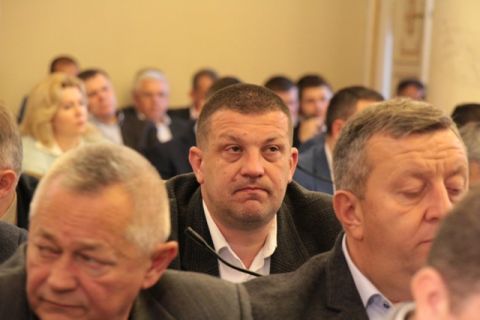 Депутат Тягнибок підтягує дивіденди мільйонами