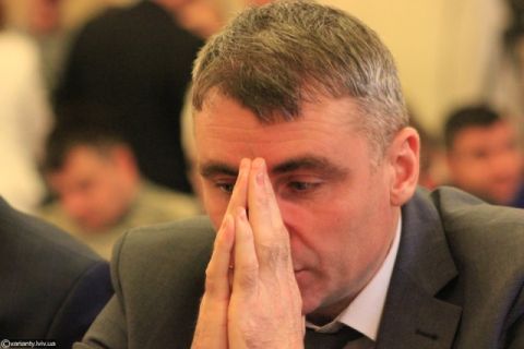 Задорожний вірує у долари