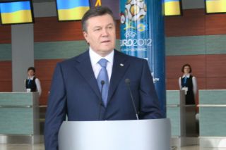 Янукович дозволив ВНЗ використовувати зароблені кошти на свій розвиток