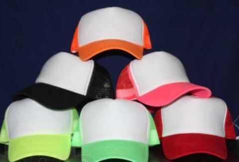 Департамент освіти Львівської ОДА закупив дитячі кепки у друкарні, ? депутат облради