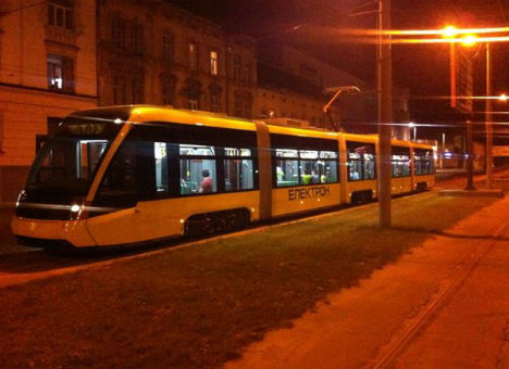 На вихідних громадський транспорт Львова курсуватиме довше