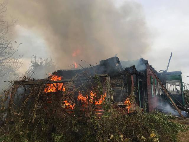 7 рятувальників гасили пожежу будинку на Сокальщині