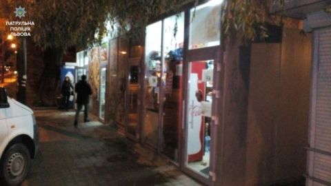 За ніч у Львові пограбували 4 магазини