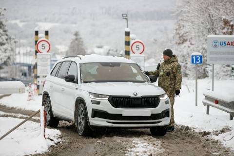 За добу з України виїхали майже 30 тисяч людей