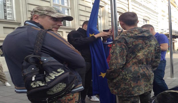 Правий сектор повернув один прапор ЄС у Львові