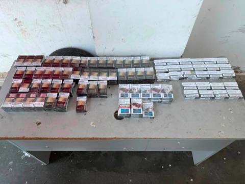 На кордоні з Польщею виявили майже 200 пачок тютюнових виробів, захованих у паливному баку автівок